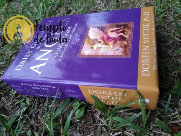 Oráculo Conselhos Diários dos Seus Anjos de Doreen Virtue em Inglês
