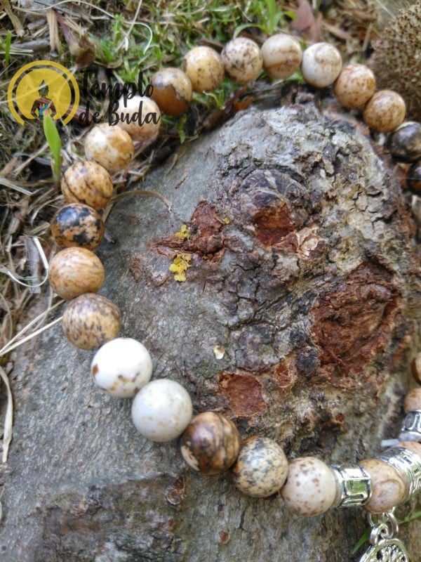 Pulsera o imagen de jaspe de madera con el árbol de la vida