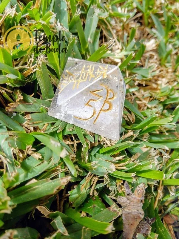 Pirâmide Chakra Simbolos Reiki Quartzo Branco - Image 3