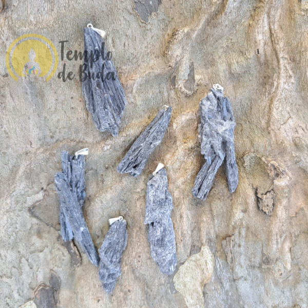 Schwarzer Cyanit-Anhänger – Bild 3