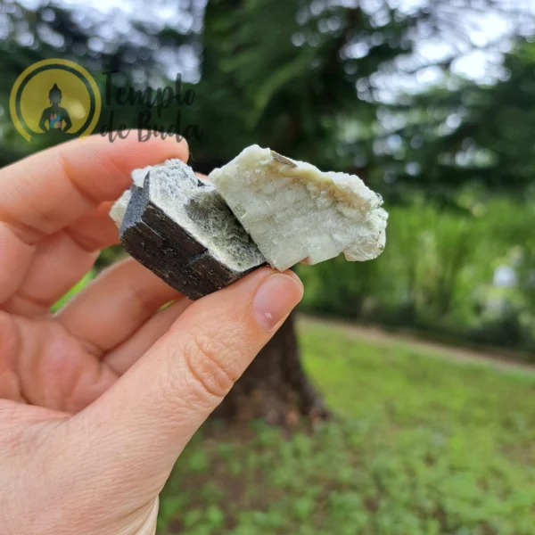 Lepidolita Verde em Matriz - Image 2