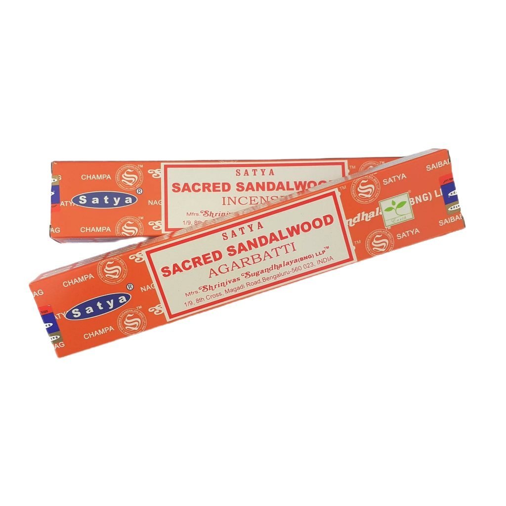 Guru-Shop Set Incenso Balinese Al Sandalo – 15 Bastoncini Naturali Con Porta Incenso In Ceramica E Custodia Intrecciata