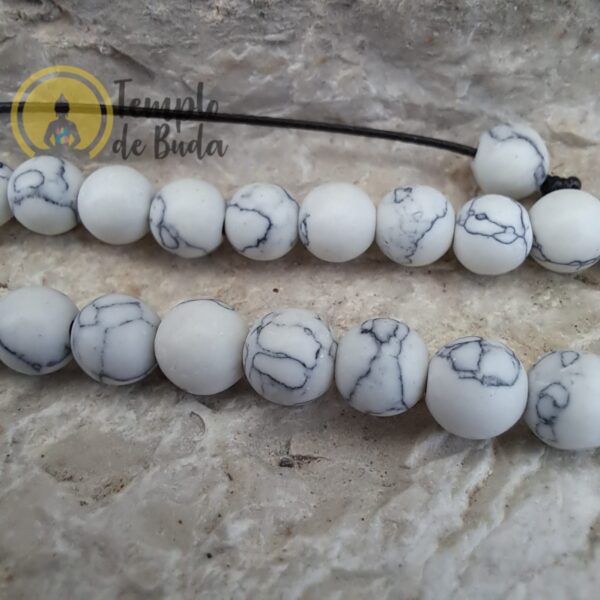 Bracciale di Howlite bianca con catena regolabile 6 mm - immagine 3