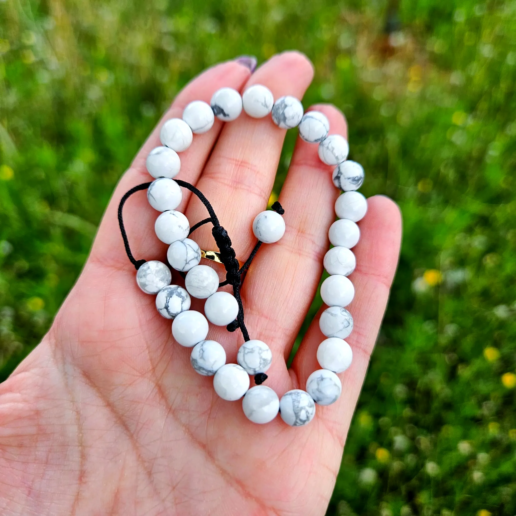 Pulseira Howlite Branca com Cordão Regulável